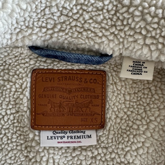 Levi’s Men’s Sherpa Trucker Jacket (XS) - Picture 3 of 3